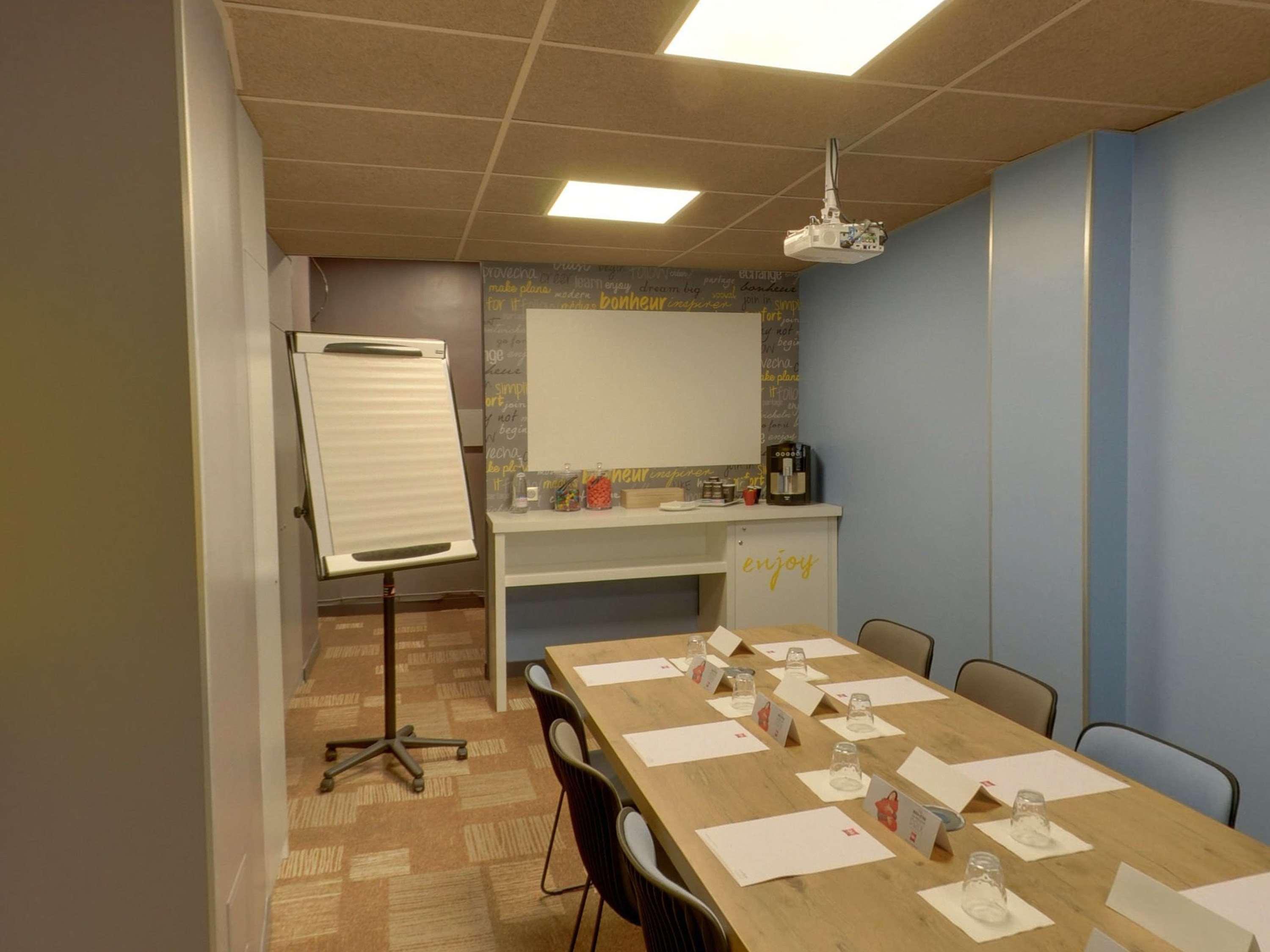 Hotel Ibis Gare De L Est 10ème Parigi