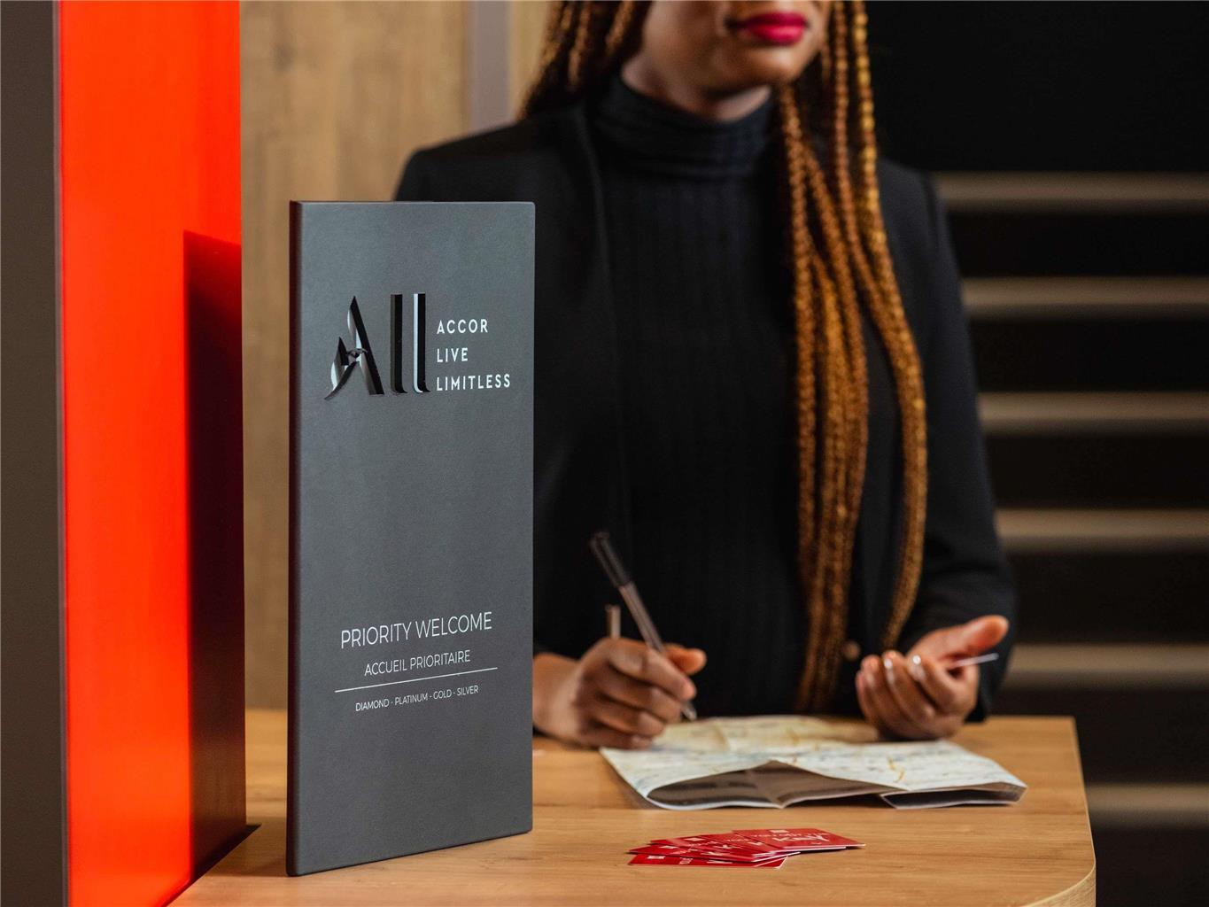 Ibis Gare De L Est 10ème 3*