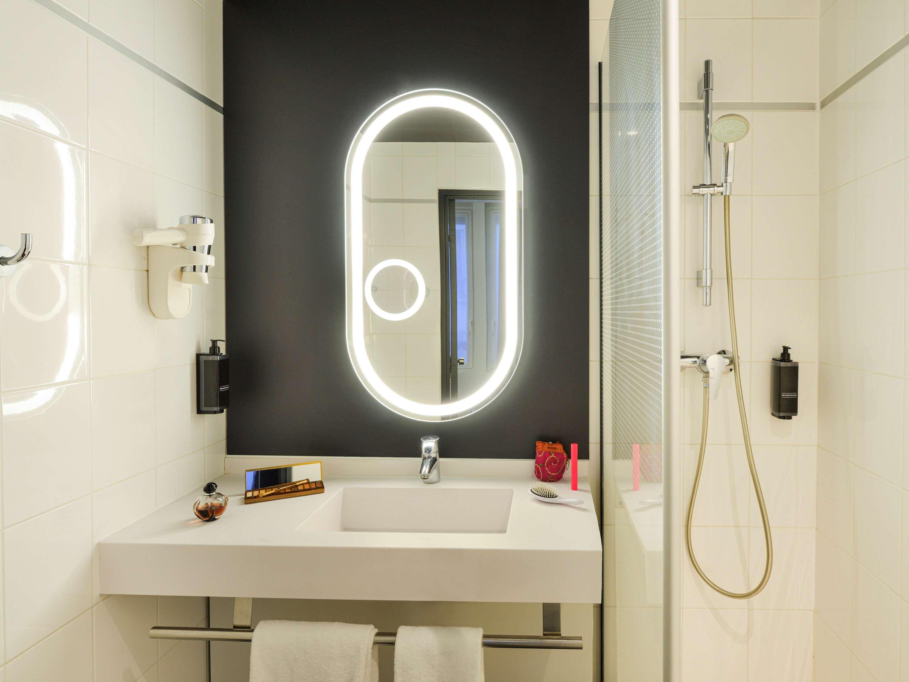 Hotel Ibis Gare De L Est 10ème Parigi
